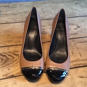 Perfect condition Tory Burch Wedges